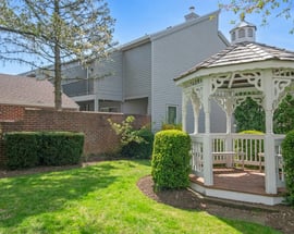 60 Waterside Close