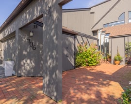 106 Stone Oaks Drive