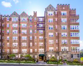 21 N Chatsworth Avenue #4N