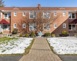 15 Bryant Crescent #1K