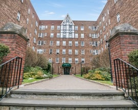 25 Parkview Avenue #1H