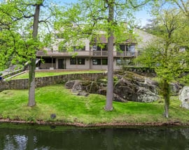 3 Lakeside Drive