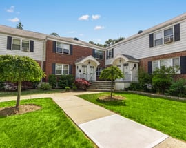 1 Peck Avenue #18A