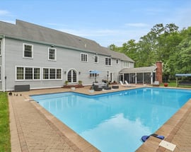 15 Surrey Ridge Road