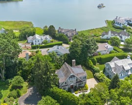 11 Edgewater Hillside