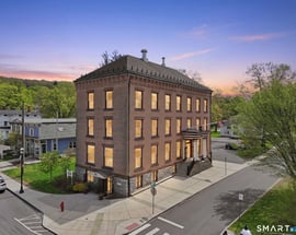 10 Front Street