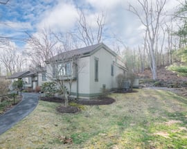 1018 Heritage Village  #B