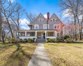 989 Edgewood Avenue