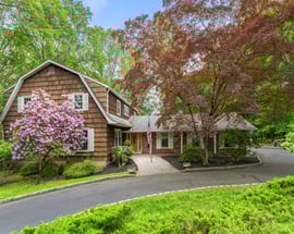 9 Stonehedge Drive