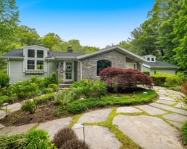 50 Parish Road North
