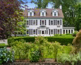 121 Overlook Circle