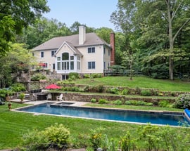 4 Hidden Valley Way
