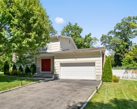 87 Coachlamp Lane