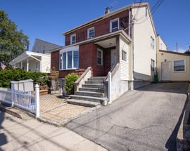 249 N Macquesten Parkway