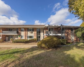 306 Old Country Road #306