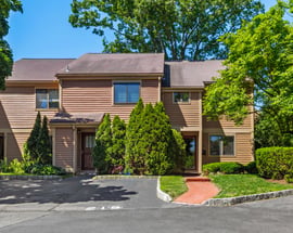 219 Treetop Crescent Lane