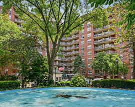 71 Strawberry Hill Avenue  #909