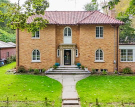 260 E Devonia Avenue