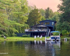 19 Buckingham Ln
