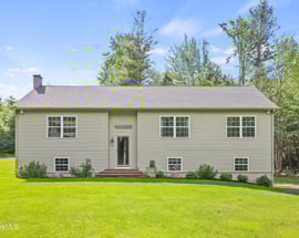 32 Scott Rd
