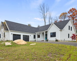6 Thrushwood Ln
