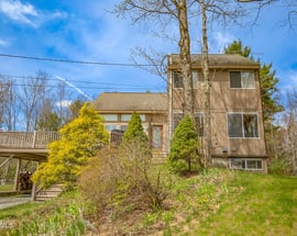 138 Seneca Dr
