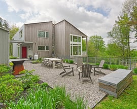 103 Long View Dr