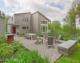 103 Long View Dr