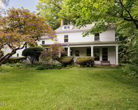 81 Egremont Plain Rd