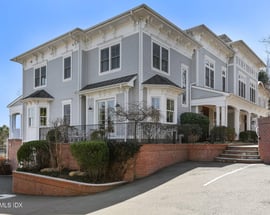 523 E Putnam Avenue B
