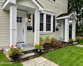 84-86 E Putnam Avenue