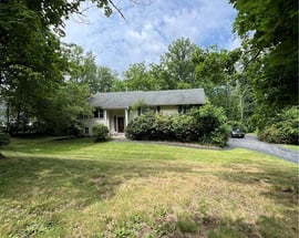 2327 Vista Court