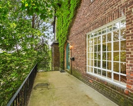 9 Bacon Court