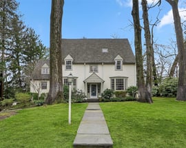 2 Woodlawn Avenue