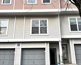 11 Livingston Manor #11