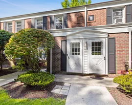 120 N Broadway  #18B