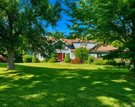 2 Meadowwood Lane