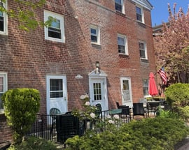 8 Leewood Circle  #5R