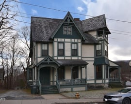182 E Main St #182