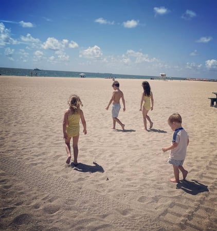 Danielle Longhitano photo 35