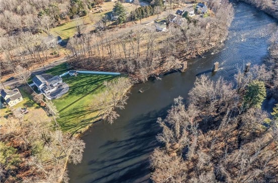 8 Old Hartford Avenue