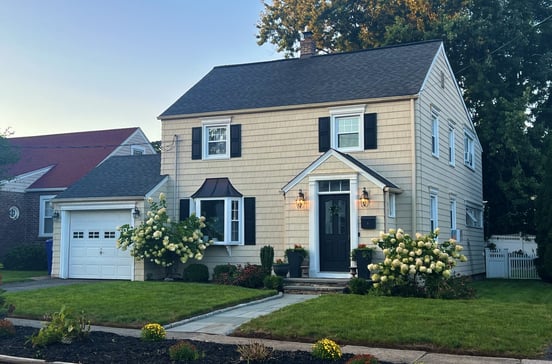 584 Laughlin Road West