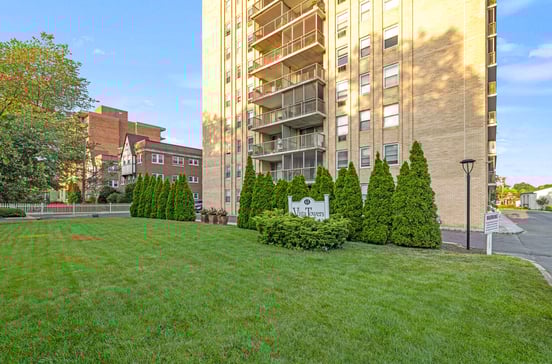 65 Glenbrook Road #APT 10G