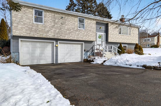 8 Lapstrake Court