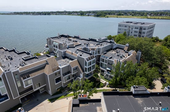 38 Harbour Close