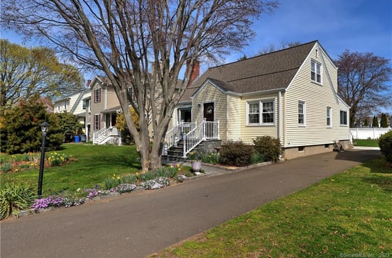 390 Washington Parkway
