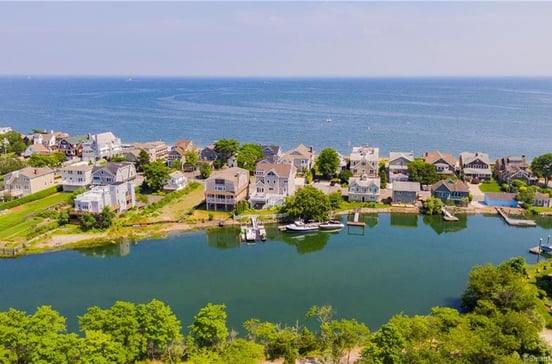 1522 Fairfield Beach Road