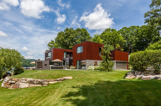 124 Lake Drive South