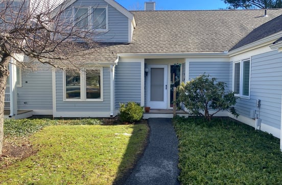 Spacious Lion's Head Condo