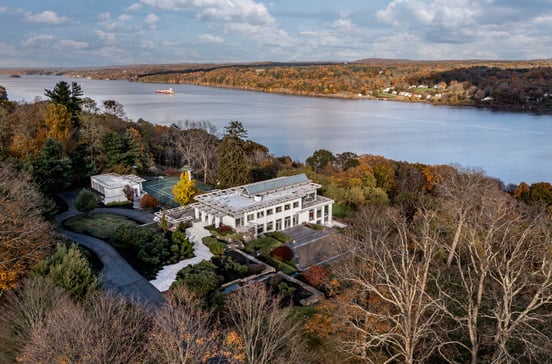 1981 Broadway/route 9w